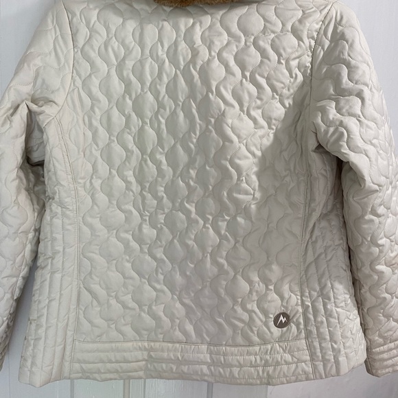 Women’s Marmot jacket with faux fur trim. - Picture 6 of 7